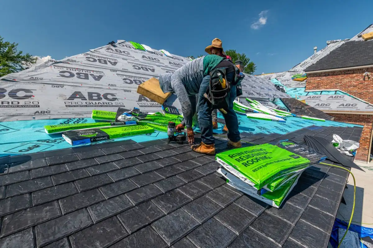 Emergency Roof Tarping & Dry-In in Glendale, CA